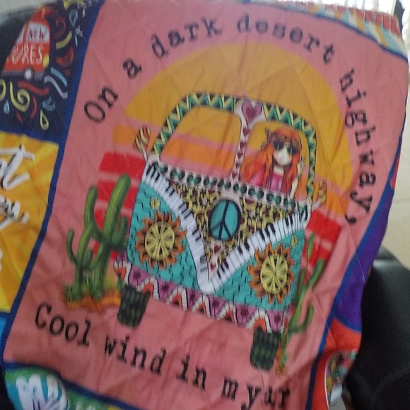 NEW Quilted Throw - Picture 4 of 7